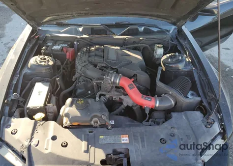 2013 Ford Mustang z USA, uszkodzony, nr VIN 1ZVBP8AM5D5226111